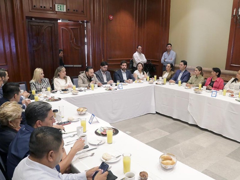 INTEGRANTES DE LA ORGANIZACIÓN ARTÍCULO 19 SE REUNEN CON INTEGRANTES DE LA LXIV LEGISLATURA PARA ABORDAR TEMAS SOBRE EL EJERCICIO DEL PERIODISMO Y LIBERTAD DE&nbsp;EXPRESIÓN