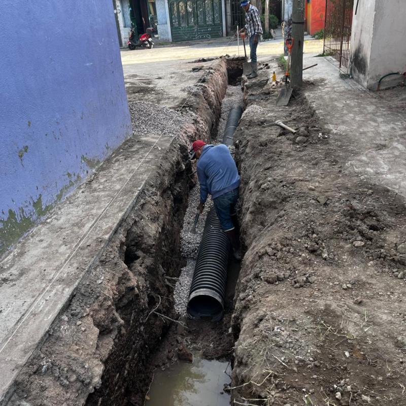 INTERAPAS ATIENDE CON TRABAJOS SANITARIOS A VECINOS DEL&nbsp;AGUAJE