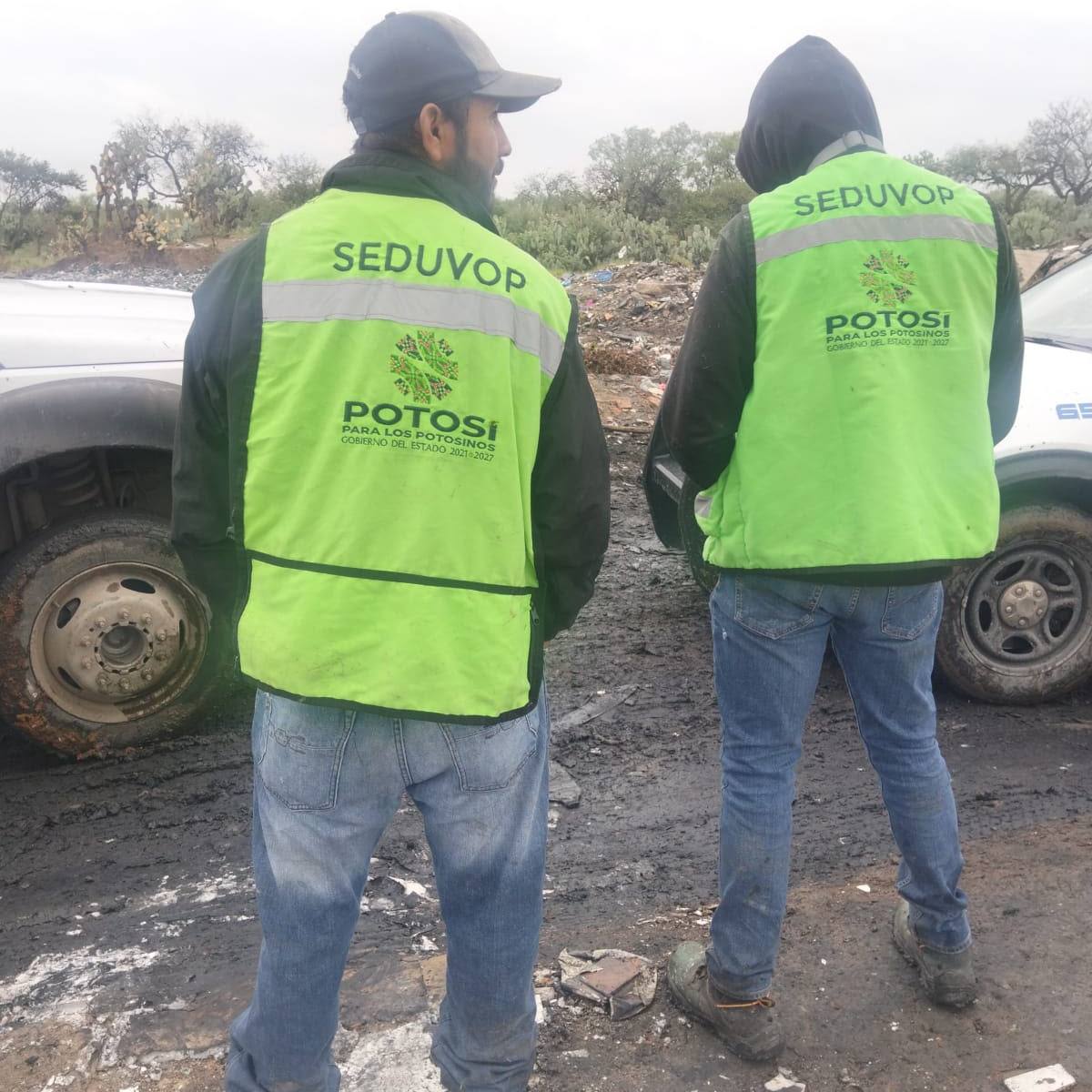 EMPLEADOS DEL GOBIERNO ESTATAL DETENIDOS POR TIRAR DESECHOS DE MANERA&nbsp;CLANDESTINA