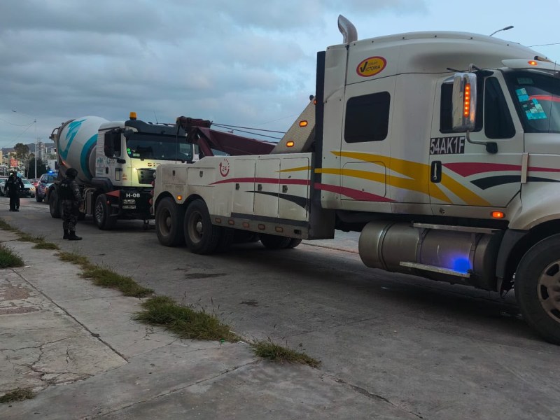 POLICÍA DE LA CAPITAL DETIENE A TRABAJADORES Y MAQUINARIA POR DAÑAR INFRAESTRUCTURA&nbsp;URBANA